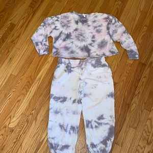 Matching Tye Dye Crop Top Lounging Jogger Set. Size X-Large